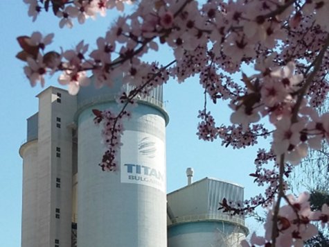 ТИТАН Златна Панега предлага две свободни позиции